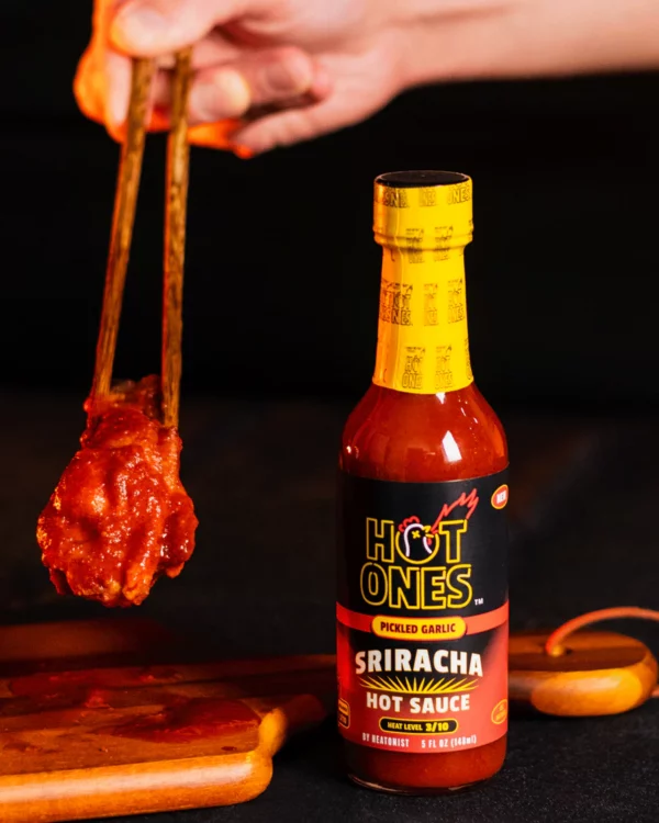 Sauce Sriracha Hot Ones -  Ail mariné et Jalapeño – Image 5